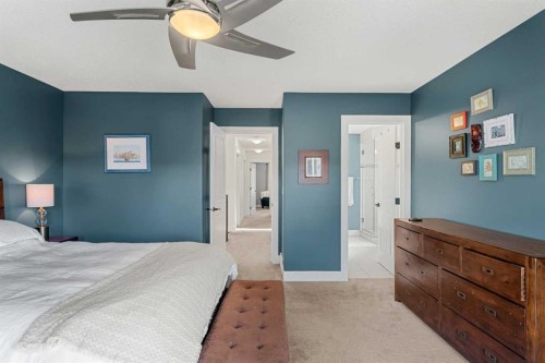 4530 20 Avenue Nw, Calgary, AB - Indoor Photo Showing Bedroom