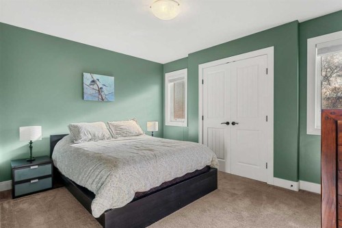 4530 20 Avenue Nw, Calgary, AB - Indoor Photo Showing Bedroom