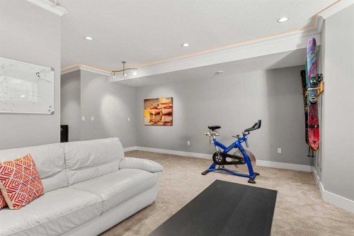 4530 20 Avenue Nw, Calgary, AB - Indoor Photo Showing Gym Room