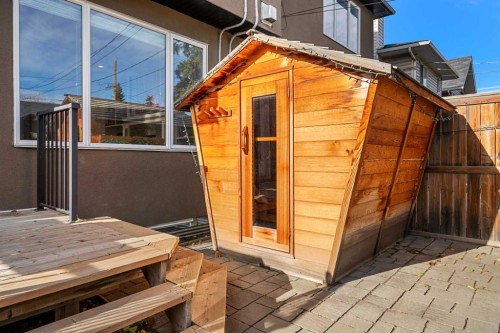 4530 20 Avenue Nw, Calgary, AB - Outdoor With Exterior