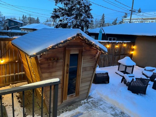 4530 20 Avenue Nw, Calgary, AB - Outdoor