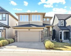 383 Evansglen Drive NW Calgary, AB T3P 0P1
