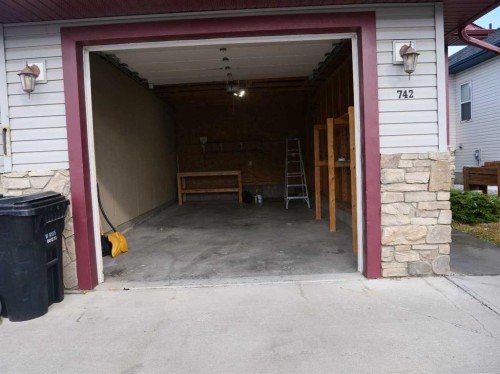 742 Carriage Lane Drive, Carstairs, AB - Outdoor With Exterior