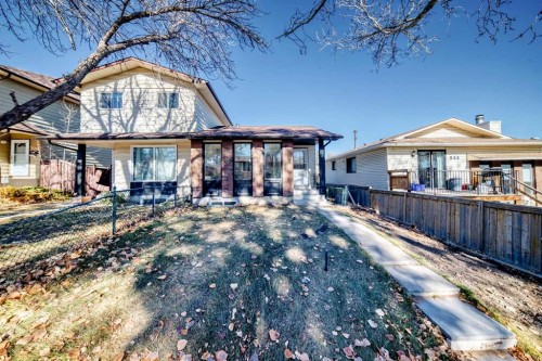 946 Berkley Drive Nw, Calgary, AB - Outdoor