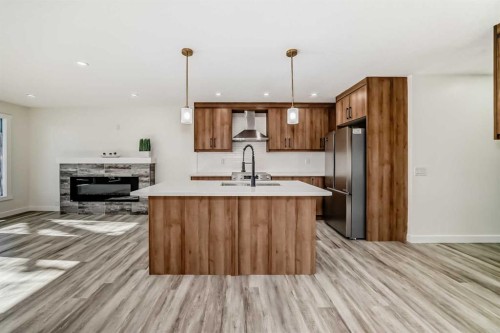 946 Berkley Drive Nw, Calgary, AB - Indoor Photo Showing Kitchen
