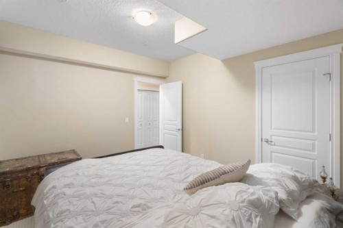 70 Muirfield Boulevard, Lyalta, AB - Indoor Photo Showing Bedroom