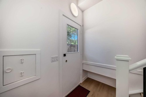 128 Cantrell Place Sw, Calgary, AB - Indoor Photo Showing Other Room