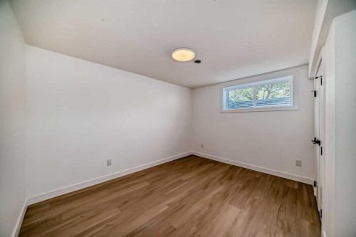 128 Cantrell Place Sw, Calgary, AB - Indoor Photo Showing Other Room
