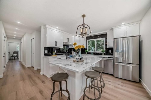 128 Cantrell Place Sw, Calgary, AB - Indoor Photo Showing Kitchen