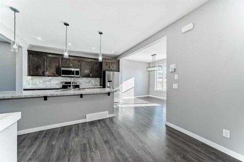 392 Auburn Crest Way Se, Calgary, AB - Indoor Photo Showing Kitchen With Upgraded Kitchen
