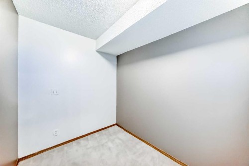 184 Mt Aberdeen Manor Se, Calgary, AB - Indoor Photo Showing Other Room