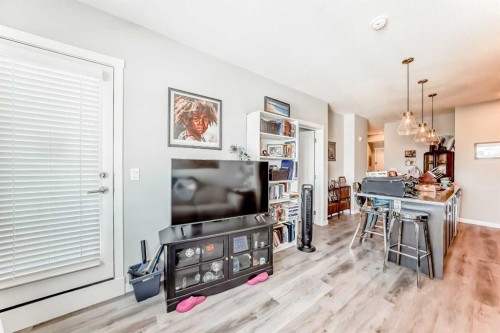 403-200 Shawnee Square Sw, Calgary, AB - Indoor