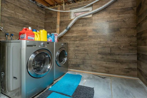 123 Castleglen Road Ne, Calgary, AB - Indoor Photo Showing Laundry Room