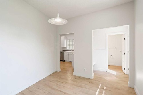739 19 Avenue Nw, Calgary, AB - Indoor Photo Showing Other Room