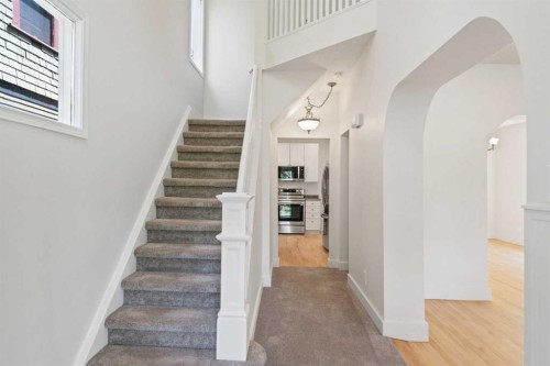 739 19 Avenue Nw, Calgary, AB - Indoor Photo Showing Other Room