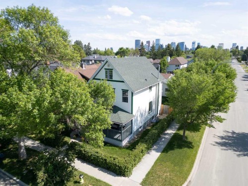 739 19 Avenue Nw, Calgary, AB - Outdoor