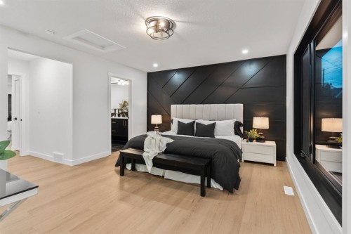 4940 45 Street Sw, Calgary, AB - Indoor Photo Showing Bedroom