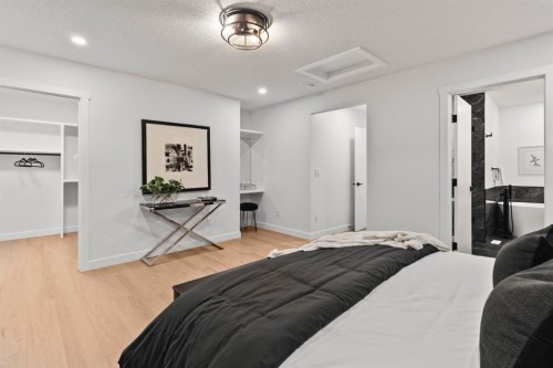 4940 45 Street Sw, Calgary, AB - Indoor Photo Showing Bedroom
