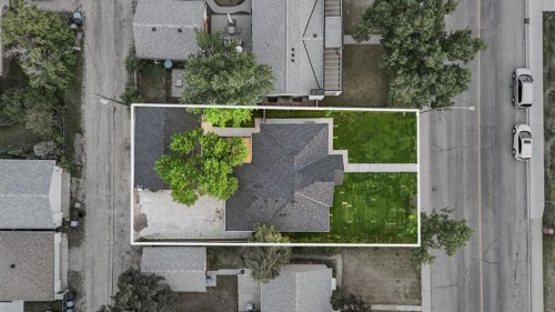 4940 45 Street Sw, Calgary, AB - Outdoor