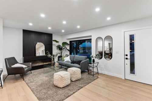 4940 45 Street Sw, Calgary, AB - Indoor