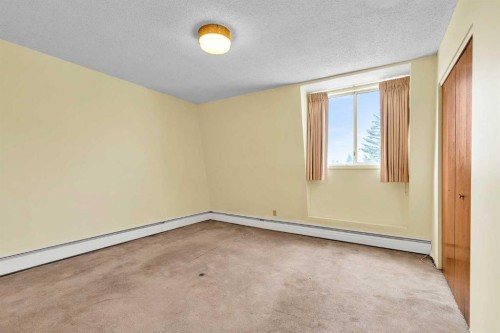 301-508 Cedar Crescent Sw, Calgary, AB - Indoor Photo Showing Other Room