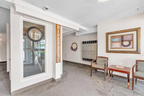 301-508 Cedar Crescent Sw, Calgary, AB - Indoor Photo Showing Other Room