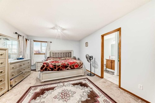 11 San Diego Green Ne, Calgary, AB - Indoor Photo Showing Bedroom