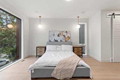 2519 19A Street Sw, Calgary, AB - Indoor Photo Showing Bedroom