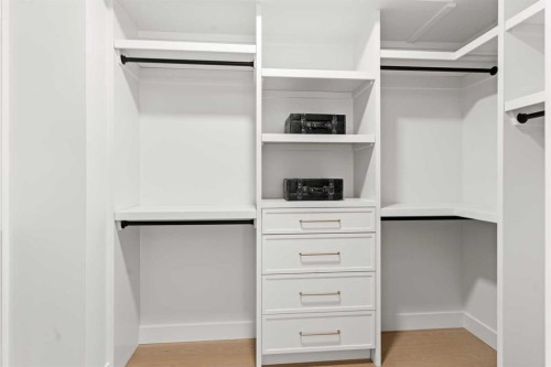 2519 19A Street Sw, Calgary, AB - Indoor With Storage