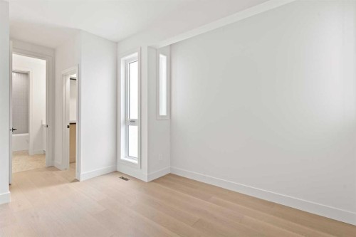 2519 19A Street Sw, Calgary, AB - Indoor Photo Showing Other Room