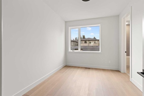 2519 19A Street Sw, Calgary, AB - Indoor Photo Showing Other Room