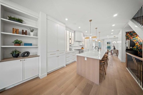 2519 19A Street Sw, Calgary, AB - Indoor Photo Showing Kitchen With Upgraded Kitchen