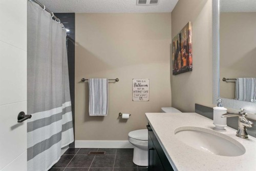 129 Auburn Sound Point Se, Calgary, AB - Indoor Photo Showing Bathroom