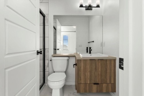 90 Walgrove Common Se, Calgary, AB - Indoor Photo Showing Bathroom