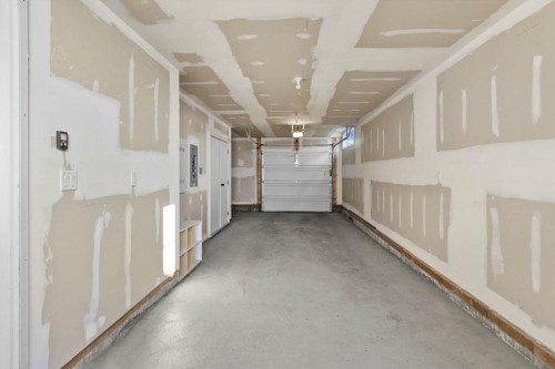 90 Walgrove Common Se, Calgary, AB - Indoor Photo Showing Garage