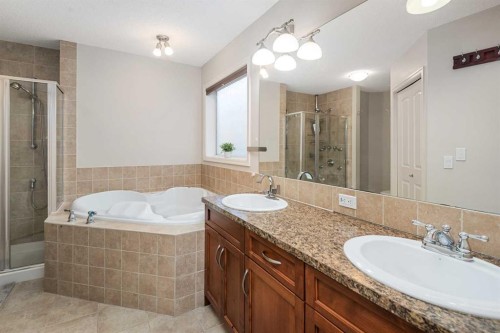 38 Autumn Gardens Se, Calgary, AB - Indoor Photo Showing Bathroom