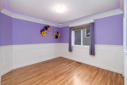 38 Autumn Gardens Se, Calgary, AB - Indoor Photo Showing Other Room