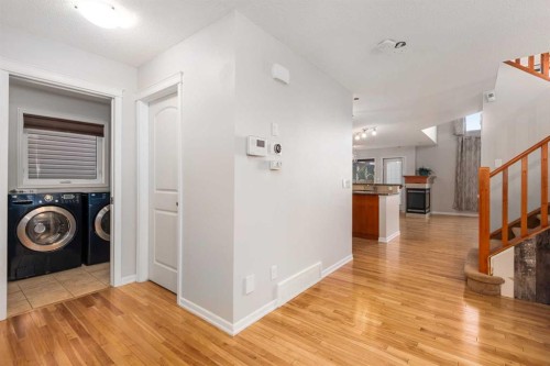 38 Autumn Gardens Se, Calgary, AB - Indoor Photo Showing Laundry Room