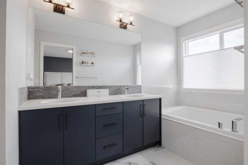 190 Magnolia Square Se, Calgary, AB - Indoor Photo Showing Bathroom
