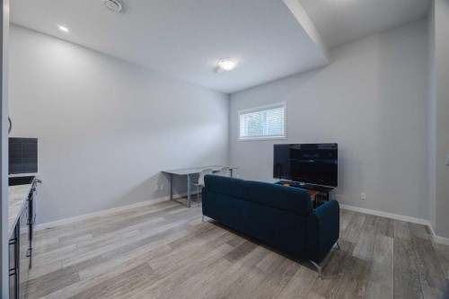 190 Magnolia Square Se, Calgary, AB - Indoor
