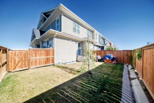 1434-7451 Falconridge Boulevard Ne, Calgary, AB - Outdoor