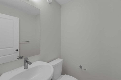 2022 Cobblebrook Crescent Sw, Airdrie, AB - Indoor Photo Showing Bathroom