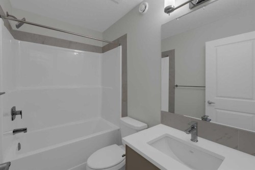 2022 Cobblebrook Crescent Sw, Airdrie, AB - Indoor Photo Showing Bathroom