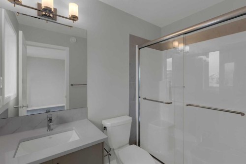 2022 Cobblebrook Crescent Sw, Airdrie, AB - Indoor Photo Showing Bathroom