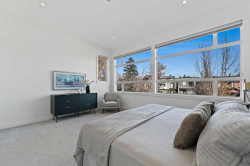 2115 Bowness Road Nw, Calgary, AB - Indoor Photo Showing Bedroom