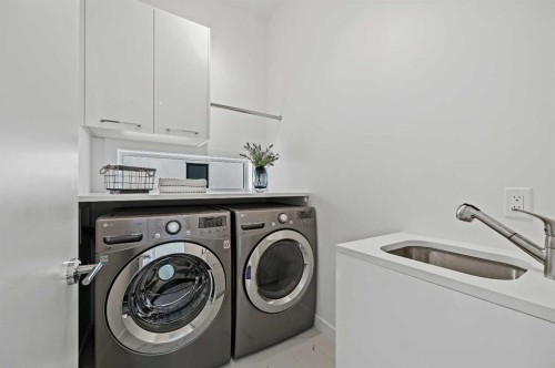 2115 Bowness Road Nw, Calgary, AB - Indoor Photo Showing Laundry Room
