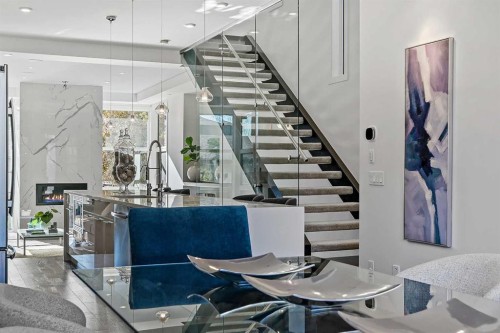 2115 Bowness Road Nw, Calgary, AB - Indoor Photo Showing Other Room