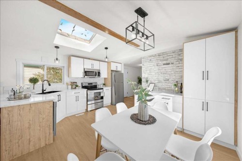 210 Erin Woods Circle Se, Calgary, AB - Indoor