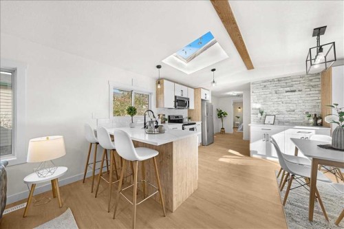 210 Erin Woods Circle Se, Calgary, AB - Indoor Photo Showing Dining Room