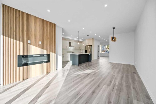 2217 42 Street Se, Calgary, AB - Indoor With Fireplace